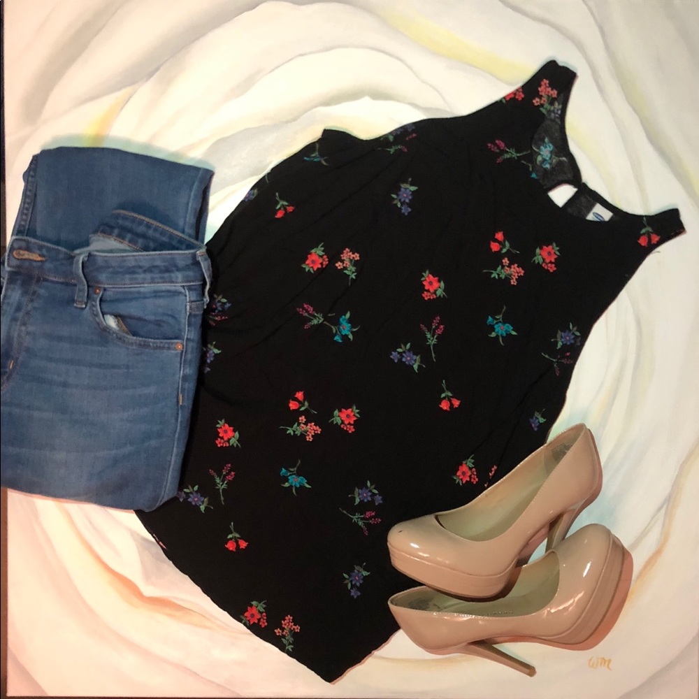 Old Navy Large flowery tank top